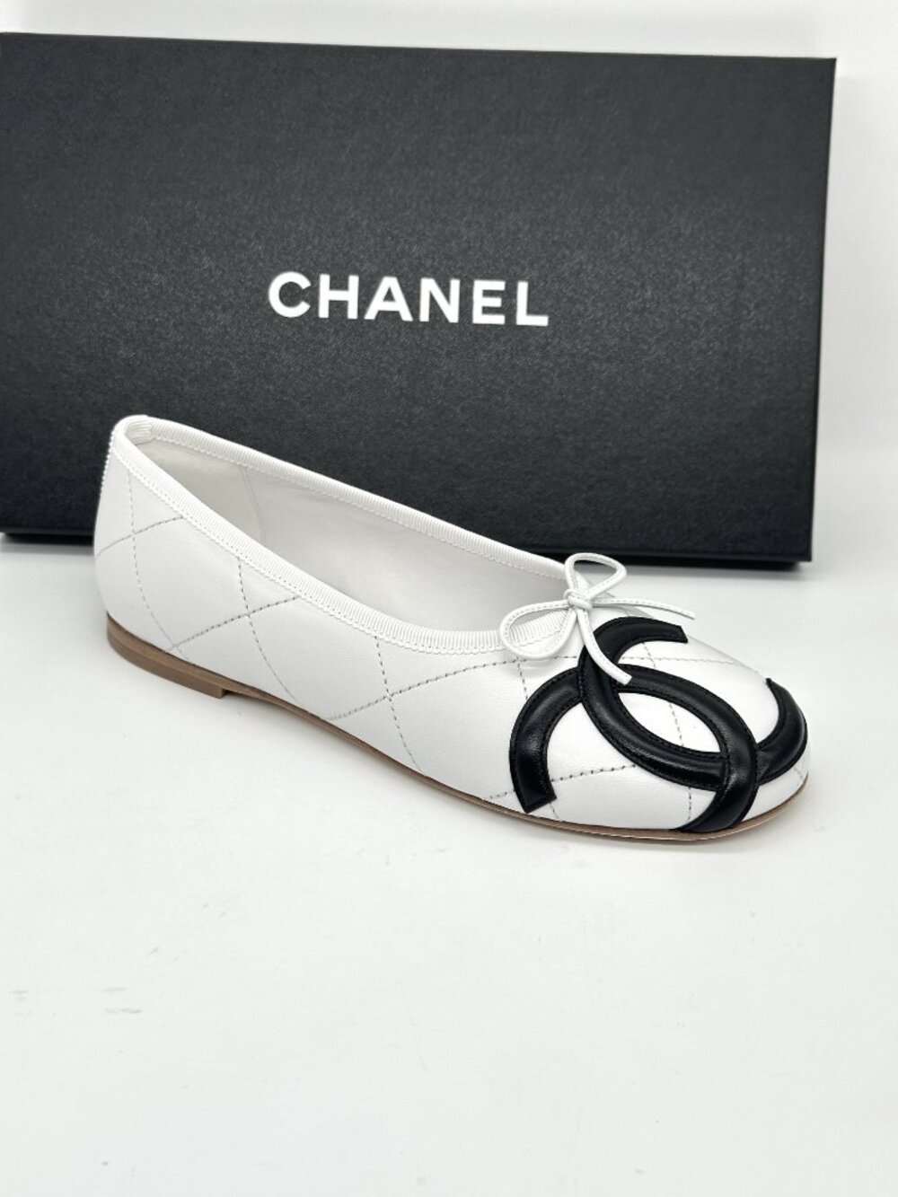 CHANEL 26M Coco Beach Lambskin Leather CC Cambon Bow Ballerina Ballet Flats - Picture 7 of 15